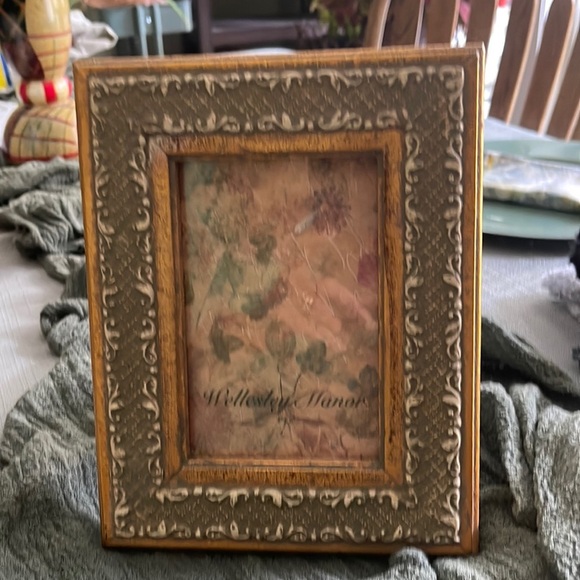 Picture Frame - Picture 1 of 4